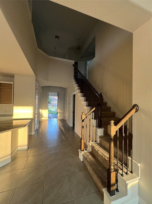 Building Photo - 8702 Jasper Lake Dr