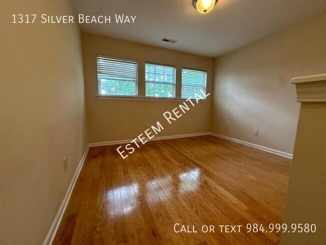 Building Photo - 1317 Silver Beach Way