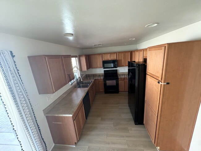 Building Photo - 3 Bedroom 2.5 Bath Home for Rent in Red Rock Village I Solar I 39912 S Farmers Way, Red Rock, AZ ...
