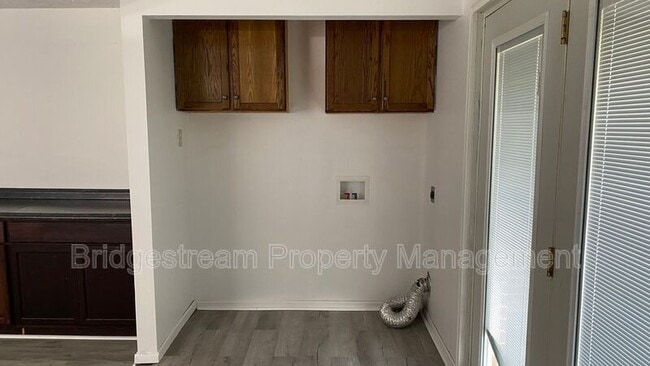 Building Photo - 6116 Rosebury Dr