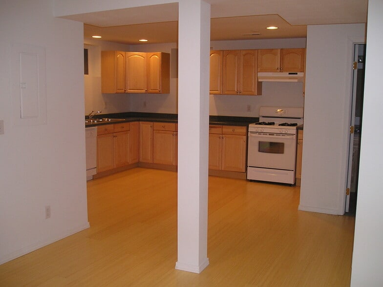 Primary Photo - 5329 9th Ave NE