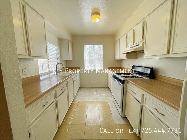 Building Photo - 5340 Retablo Ave