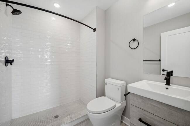 Building Photo - 1841 N Gratz St