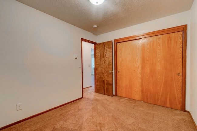 Building Photo - 2bed/1bath Available NOW! SPRING SPECIAL 1...