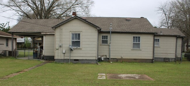 Building Photo - Fenced yard in heart of Decatur!