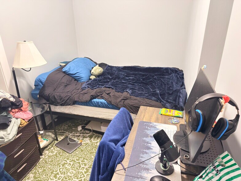 Building Photo - 1433 N Cleaver St