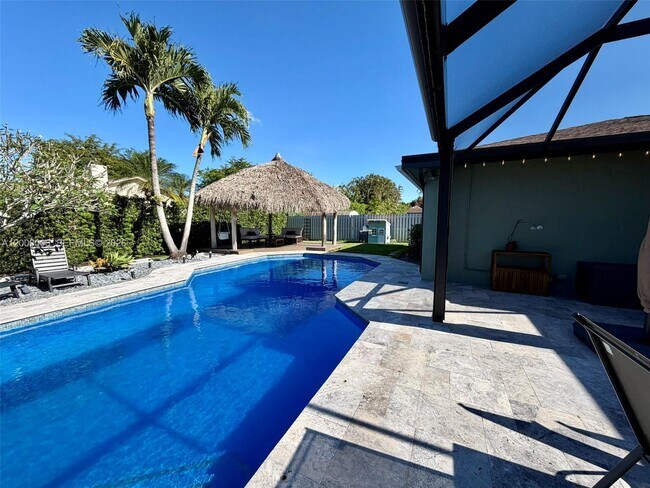 Building Photo - 5704 SW 116th Ave