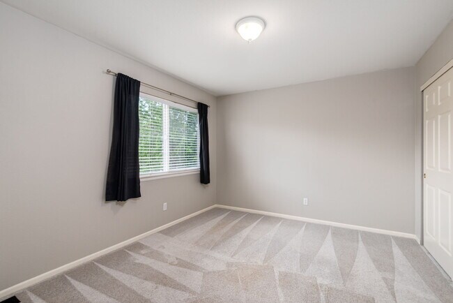 Building Photo - 4779 Waldenwood Dr