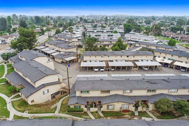 Building Photo - 3700 Mountain Ave N