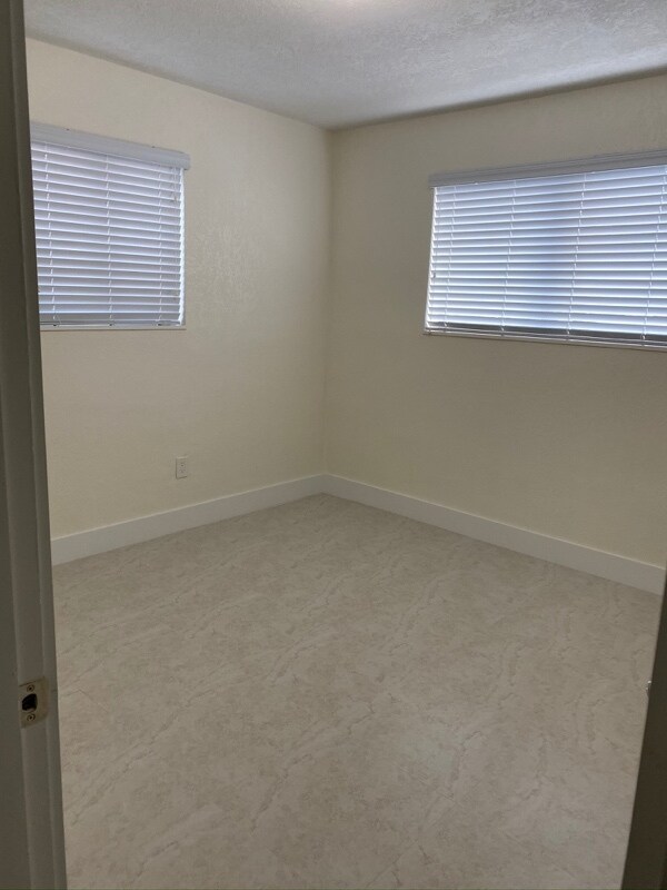 Building Photo - 1331 W 33rd St