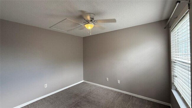 Building Photo - 343 Caribbean Dr