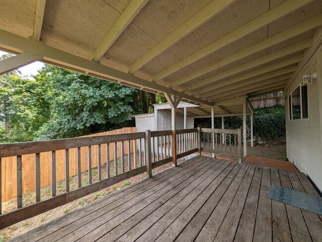 Building Photo - Great 3 bed/1bath home in Springfield!