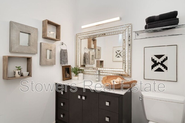 Building Photo - 357 La Casa Via