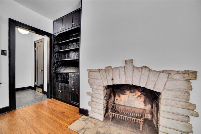 Building Photo - 4941 Montgomery Ave