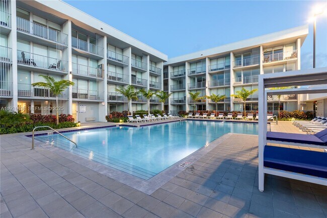 Building Photo - 1950 W 49th St