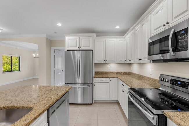 Building Photo - 4400 Vanda Dr