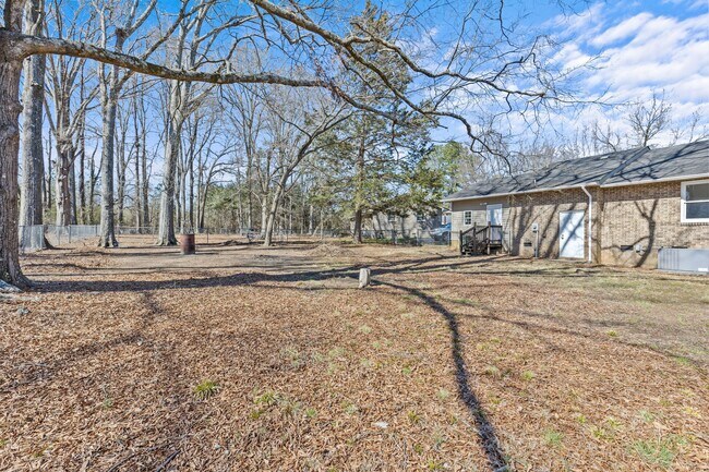 Building Photo - 515 Richards Rd