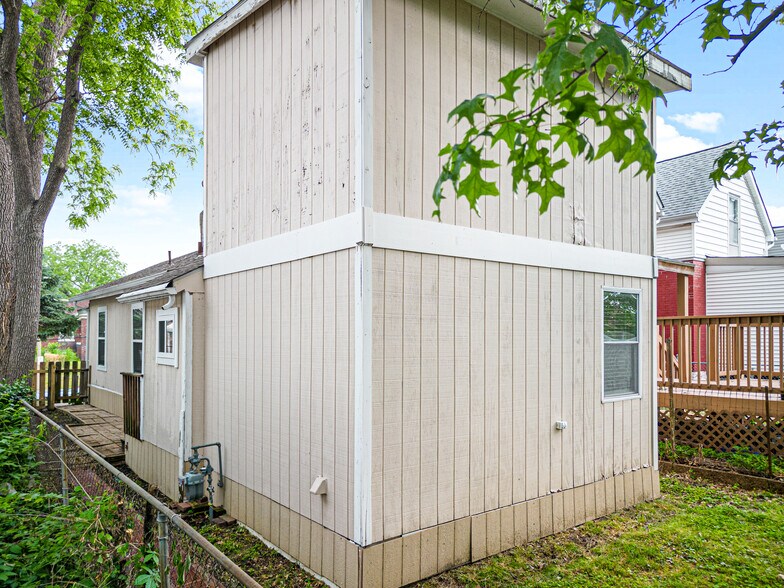 Building Photo - 6436 Nashville Ave