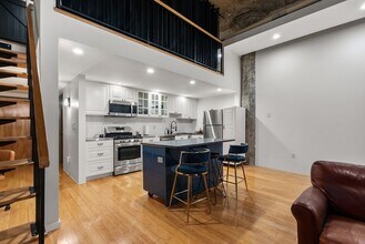 Building Photo - 156 Porter St