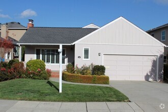 Building Photo - Charming Baywood Knolls Home  in San Mateo