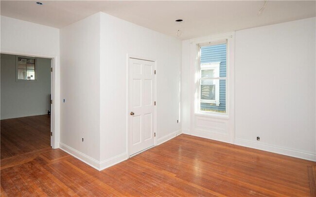 Building Photo - 8 Pleasant St