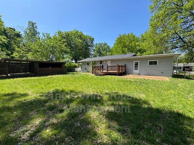 Building Photo - 48 Wayside Dr
