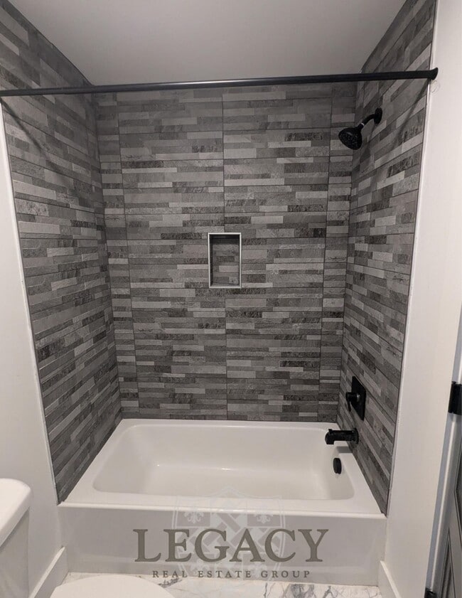 Building Photo - 1710 Nassau St