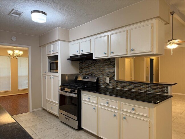 Building Photo - 13430 Exton Ln