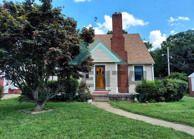 Primary Photo - 2907 Bon Air Ave