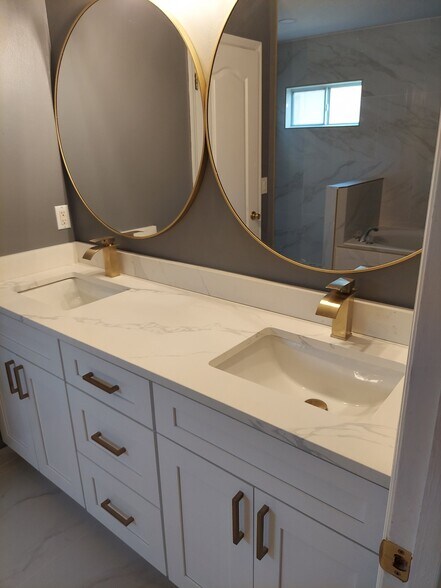 Building Photo - 113 Harwood Cir