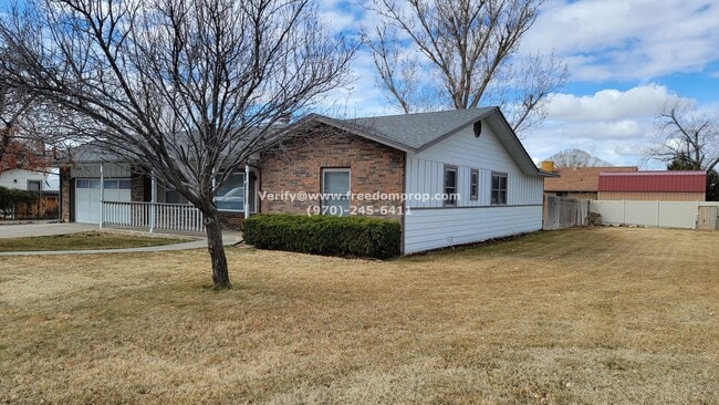 Building Photo - Established 3 bedroom 2 bath home