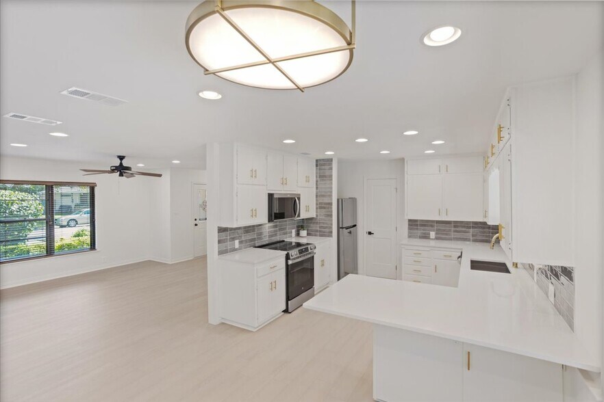 Building Photo - 524 N Wharton St