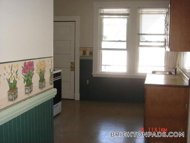 Building Photo - 44 Brackett St