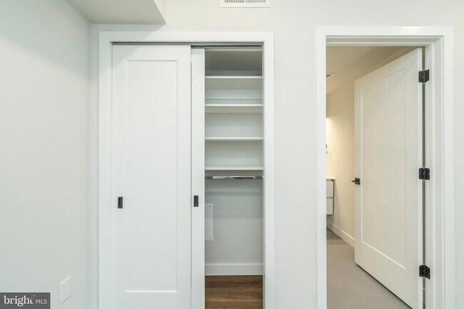 Building Photo - 1102 Germantown Ave