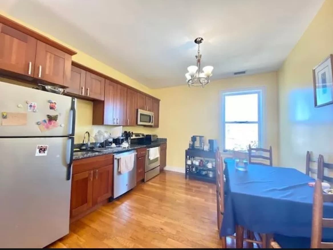 Building Photo - 61 Wait St