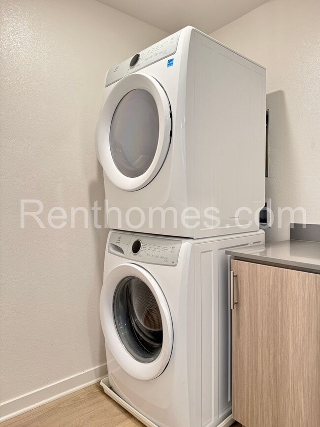 Building Photo - 10441 Harlow Cir