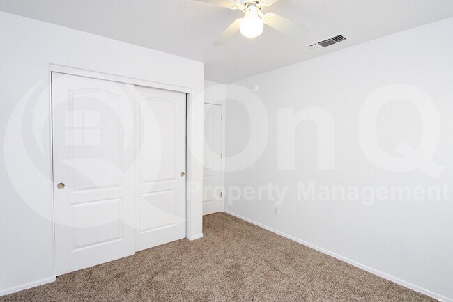 Building Photo - 661 W Horseshoe Ave