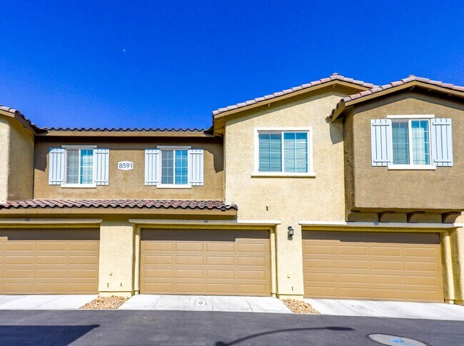 Primary Photo - Beautiful Mountains Edge 3 Bedroom Townhome