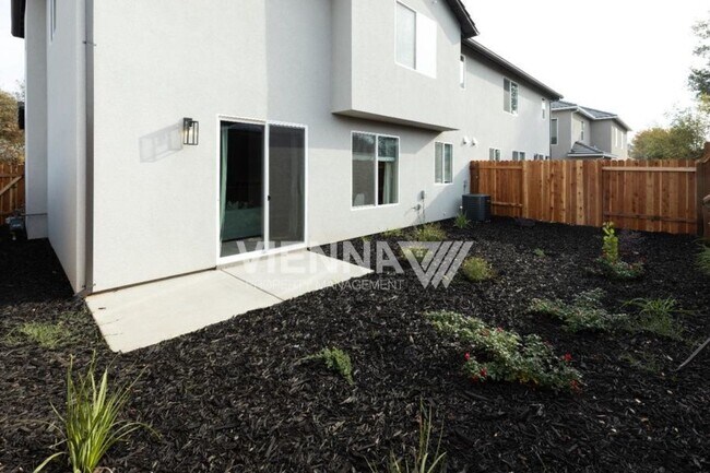 Building Photo - 5843 Del Campo Ln