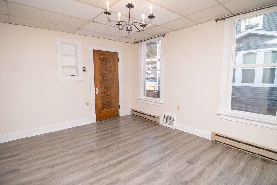 Building Photo - 163 S Park St