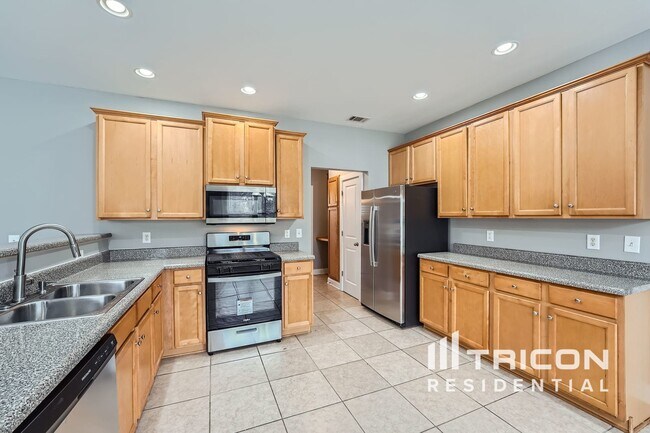 Building Photo - 294 Sweetwater Bridge Cir
