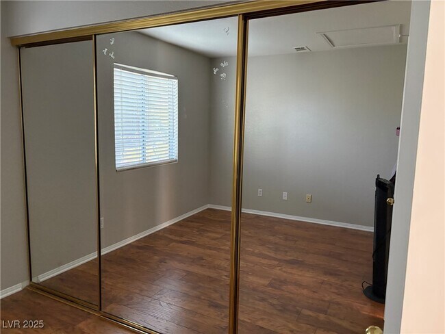 Building Photo - 9904 Via Delores Ave