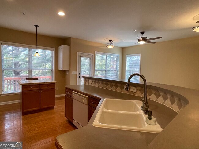 Building Photo - 1773 Highlands View Dr