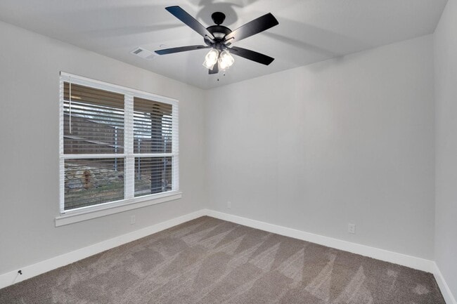 Building Photo - 500 Woodside Trl