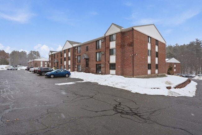 Building Photo - 386 Great Rd