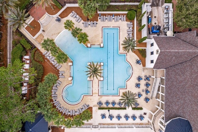 Building Photo - Luxury Living in Amelia National – Resort-...