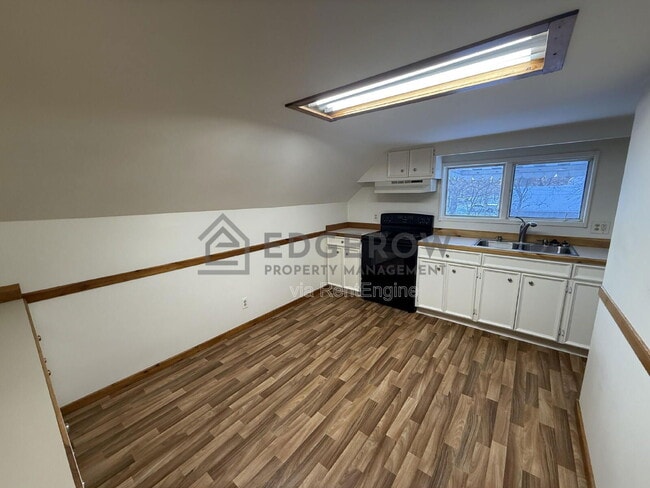 Building Photo - 3681 Prairie St SW