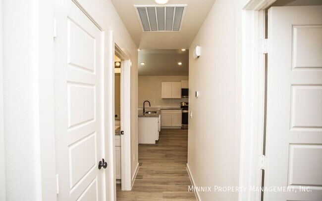 Building Photo - 2140 Langford Ave