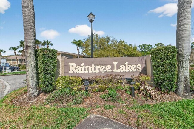 Building Photo - 11808 Skylake Pl