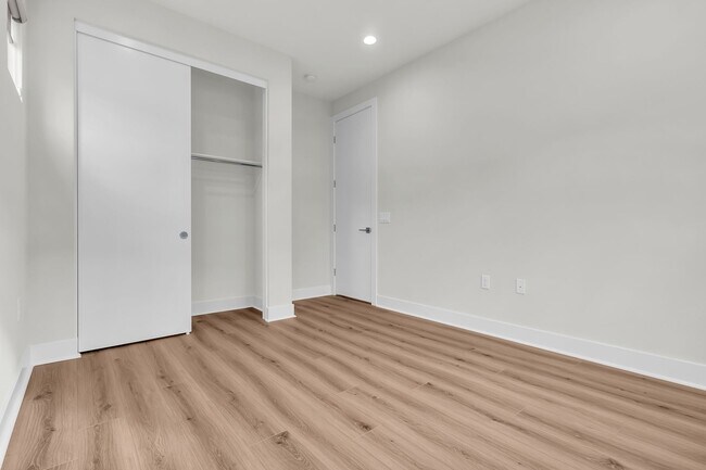 Building Photo - 720 Olivier Dr